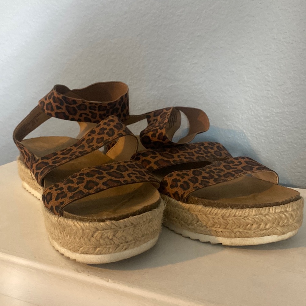 Women’s Lepoard Sandals